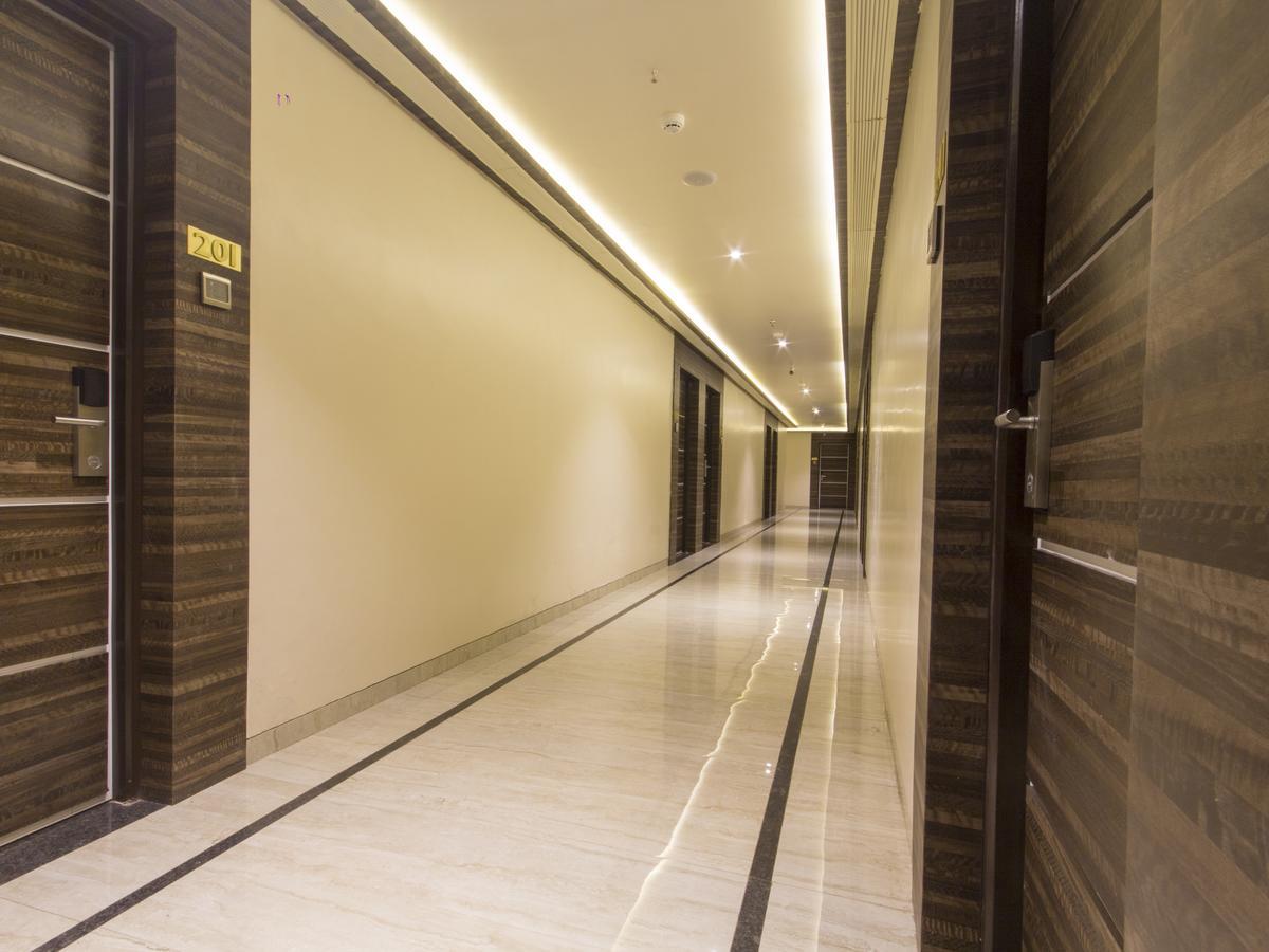 Oyo 1052 Hotel Rudra Shelter International Vasai Exteriér fotografie